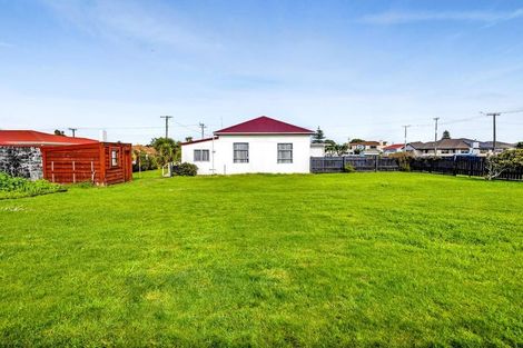 Photo of property in 9 Napier Street, Opunake, 4616