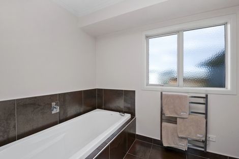 Photo of property in 20 Montgomery Crescent, Kinloch, Taupo, 3377