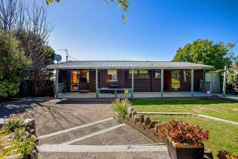 Photo of property in 25 James Cook Drive, Whitby, Porirua, 5024