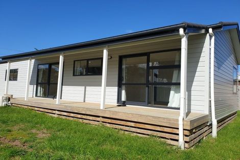Photo of property in 51 Astley Avenue, New Lynn, Auckland, 0600