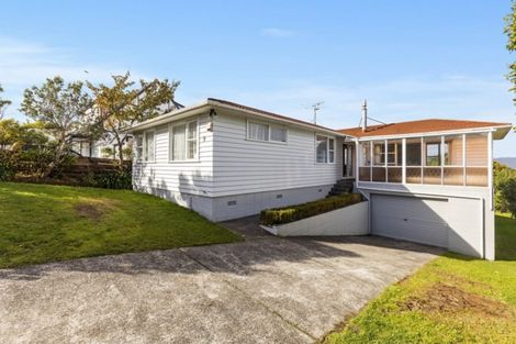 Photo of property in 9 Oakleigh Street, Maungaraki, Lower Hutt, 5010
