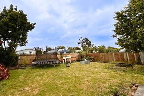 Photo of property in 5 Oldwood Street, Bishopdale, Christchurch, 8053