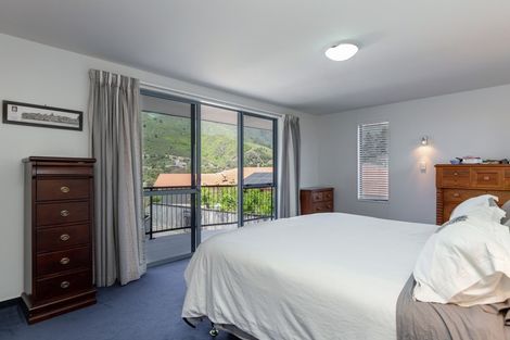 Photo of property in 12 Ranui Street, Waikawa, Picton, 7220