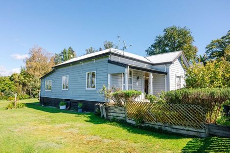 Photo of property in 7 Ruahine Street, Dannevirke, 4930