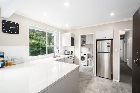 Photo of property in 4 Rokewa Way, Paparangi, Wellington, 6037