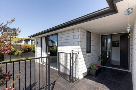 Photo of property in 1 Anglers Way, Omokoroa, 3114