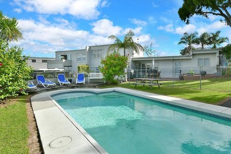 Photo of property in 6/18 Parr Terrace, Castor Bay, Auckland, 0620