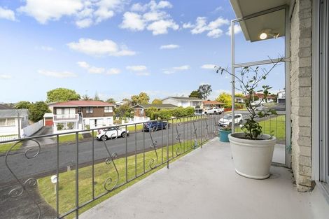 Photo of property in 6 Bodi Place, Te Atatu South, Auckland, 0610