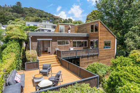 Photo of property in 13 Bayview Road, Paremata, Porirua, 5024