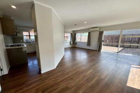 Photo of property in 2/48 Seabrook Avenue, New Lynn, Auckland, 0600