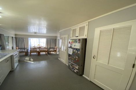 Photo of property in 30 Deller Grove, Silverstream, Upper Hutt, 5019