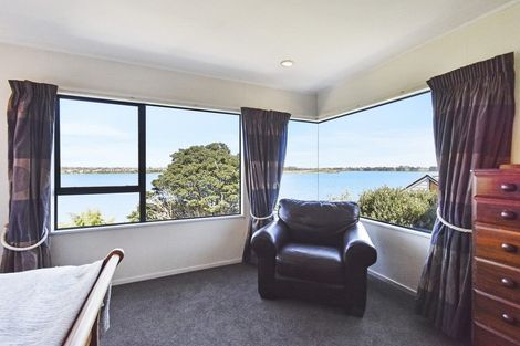 Photo of property in 25 Reynard Terrace, Conifer Grove, Takanini, 2112