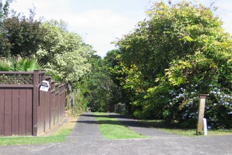 Photo of property in 27 City View Terrace, Birkenhead, Auckland, 0626