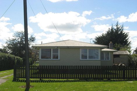 Photo of property in 11 Ngahina Street, Marton, 4710