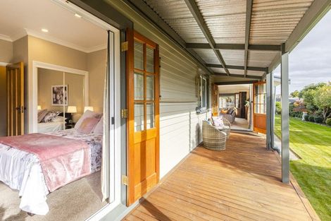 Photo of property in 24 Auckland Road, Greenmeadows, Napier, 4112