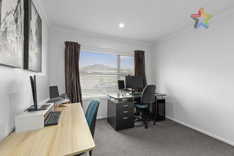 Photo of property in 5 Takapo Grove, Kelson, Lower Hutt, 5010