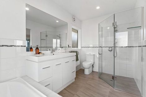 Photo of property in 88 Churchill Road, Murrays Bay, Auckland, 0630