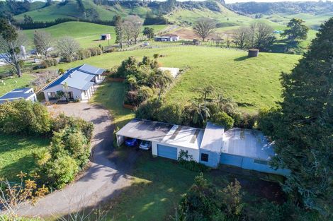 Photo of property in 254 Cross Road, Te Popo, Stratford, 4394