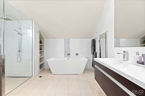 Photo of property in 32 Saint Columbans Grove, Boulcott, Lower Hutt, 5010