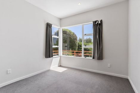 Photo of property in 2/5a Madeley Road, Mount Pleasant, Christchurch, 8081