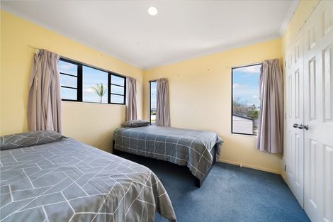 Photo of property in 42a Totara Road, Te Atatu Peninsula, Auckland, 0610