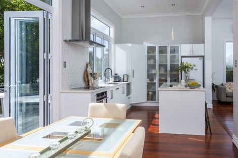 Photo of property in 10a Olwyn Place, Greenhithe, Auckland, 0632