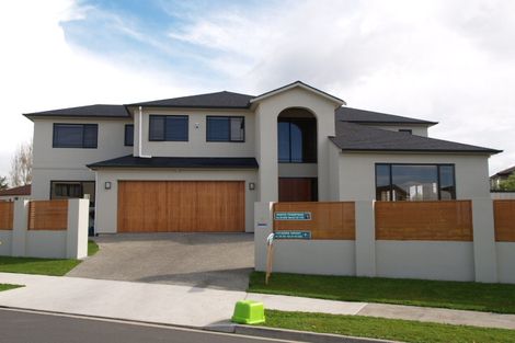 Photo of property in 19 Cherrywood Crescent, Northpark, Auckland, 2013