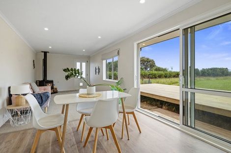 Photo of property in 94 Mirikau Road, Warea, New Plymouth, 4381