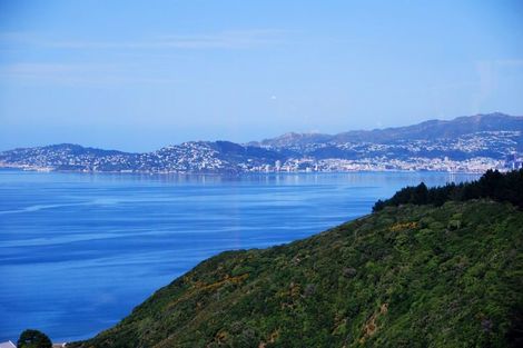 Photo of property in 4 Green Park Lane, Korokoro, Lower Hutt, 5012