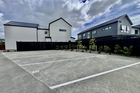 Photo of property in 9 Resnik Crescent, Kumeu, 0810