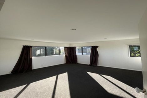 Photo of property in 5 Goldfinch Rise, Unsworth Heights, Auckland, 0632