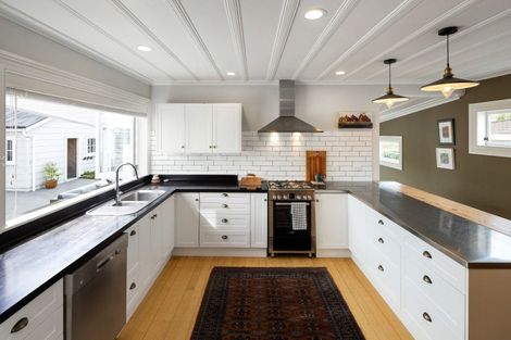 Photo of property in 152 Williams Street, Cambridge, 3434