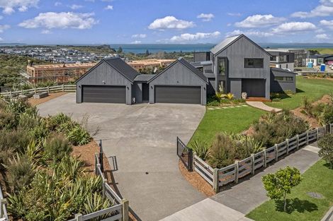 Photo of property in 9 Ridgelea Road, Long Bay, Albany, 0792