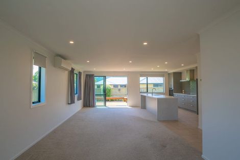 Photo of property in 40 Golden Shore Place, Coromandel, 3506