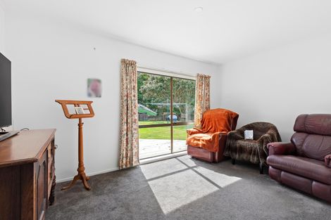 Photo of property in Glenbrook Beach Road, Glenbrook, 2681