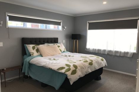 Photo of property in 20 Cypress Place, Sunnynook, Auckland, 0620