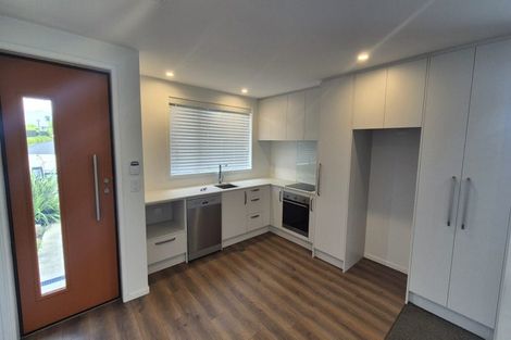 Photo of property in 16 Cessna Crescent, Mangere, Auckland, 2022