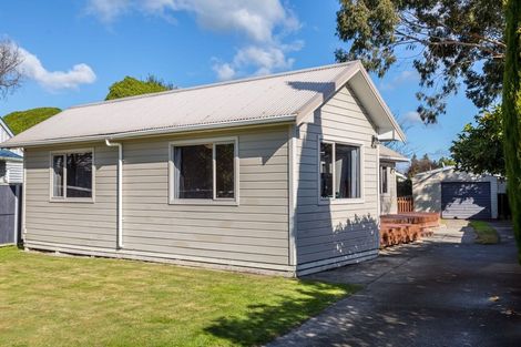 Photo of property in 16 Hardie Grove, Featherston, 5710