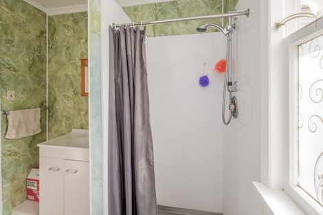 Photo of property in 10 Stuckey Street, Levin, 5510