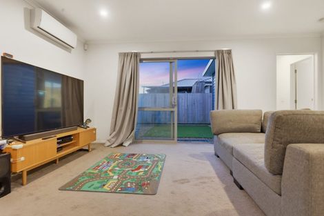 Photo of property in 16 Harore Road, Takanini, 2112