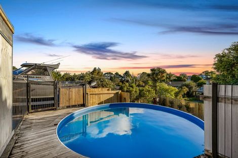 Photo of property in 39 Rehia Road, Massey, Auckland, 0614