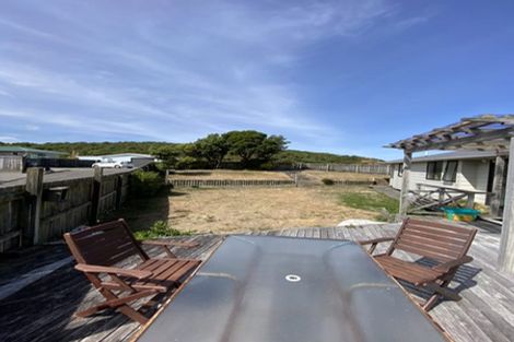 Photo of property in 15 Welland Place, Island Bay, Wellington, 6023