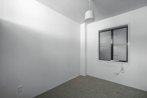 Photo of property in Endeavour Apartments, 18/125 Thorndon Quay, Pipitea, Wellington, 6011