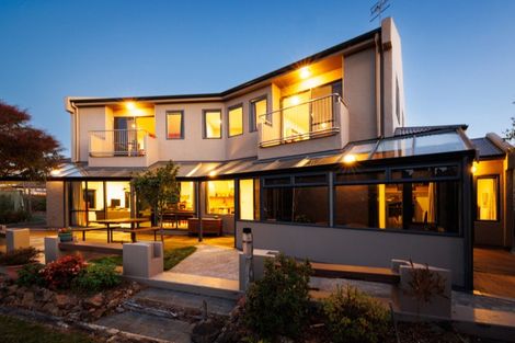 Photo of property in 45 Waicola Drive, Fitzherbert, Palmerston North, 4471