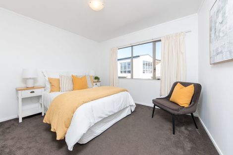 Photo of property in The Haven, 12/120 Beach Haven Road, Beach Haven, Auckland, 0626