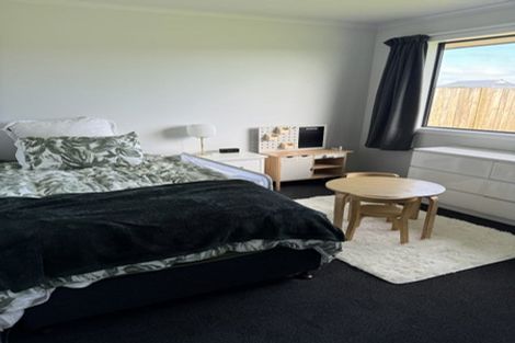 Photo of property in 11 Te Hirawanui Drive, Kelvin Grove, Palmerston North, 4414