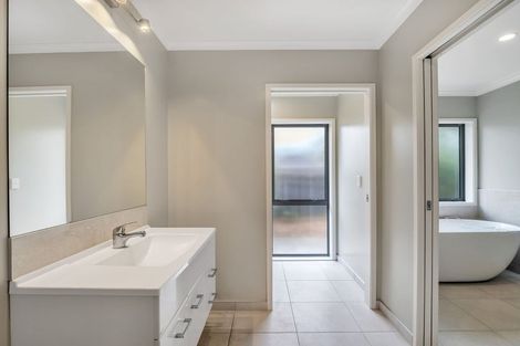 Photo of property in 3 Crabapple Close, Milson, Palmerston North, 4414