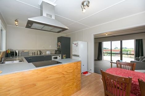 Photo of property in 880 Devon Road, Bell Block, New Plymouth, 4312