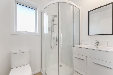 Photo of property in 16b Ropata Avenue, Point England, Auckland, 1072