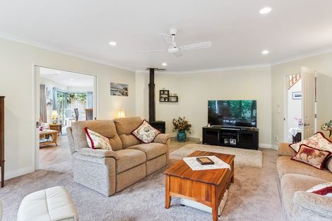 Photo of property in 3 Koromiko Glen, Waikanae, 5036